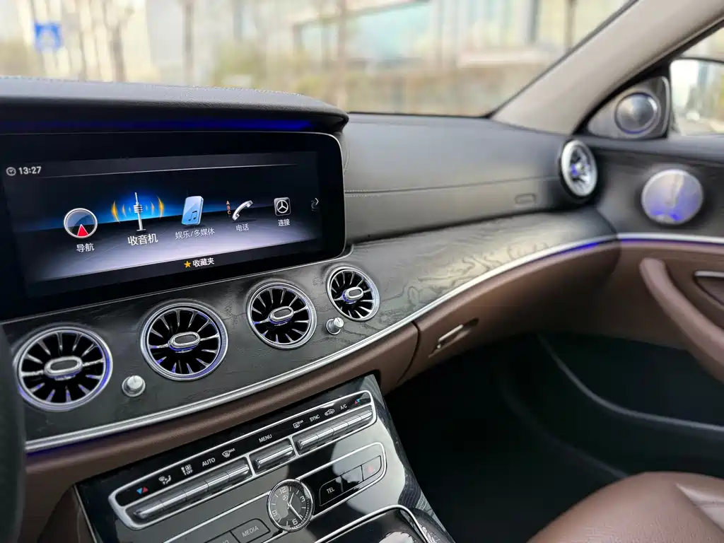 MERCEDES-BENZ E CLASS