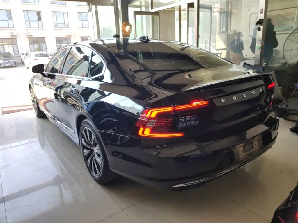 Volvo S90 — миниатюра 5