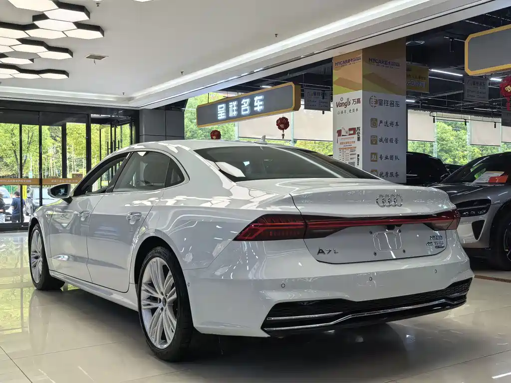 Audi A7L — миниатюра 6