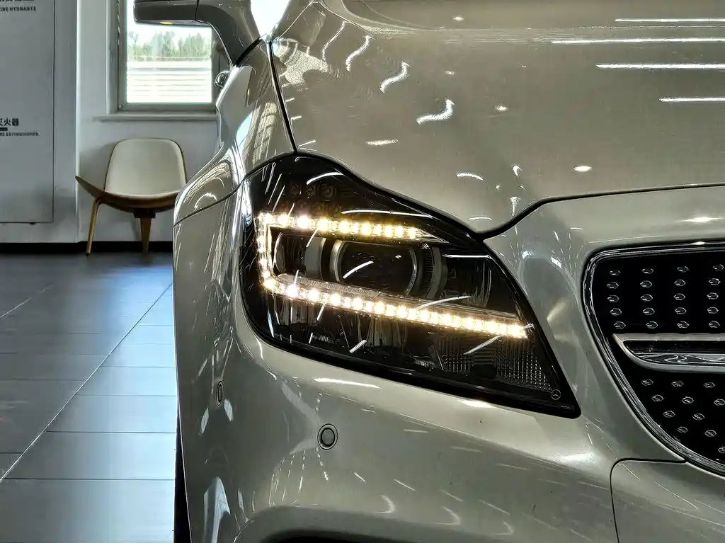 Mercedes-Benz CLS — миниатюра 4