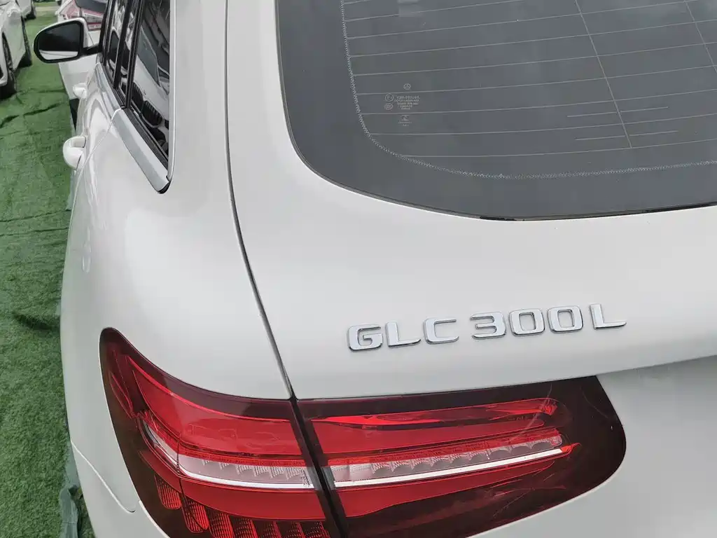 Mercedes-Benz GLC — миниатюра 8