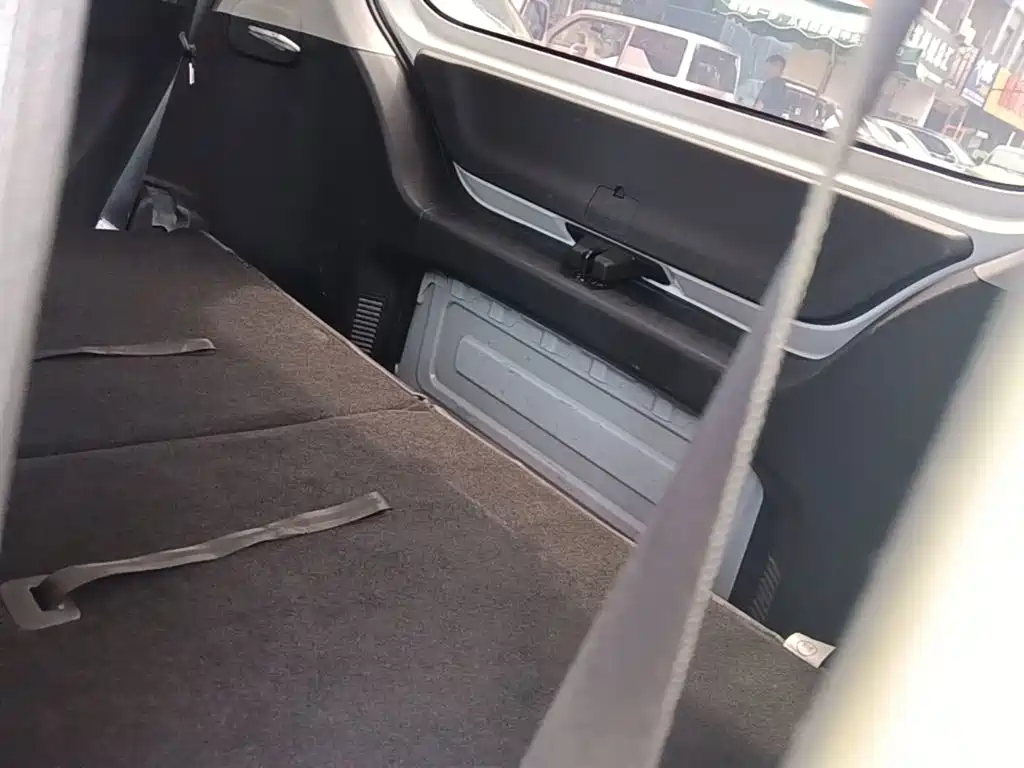 Wuling MINIEV — миниатюра 17