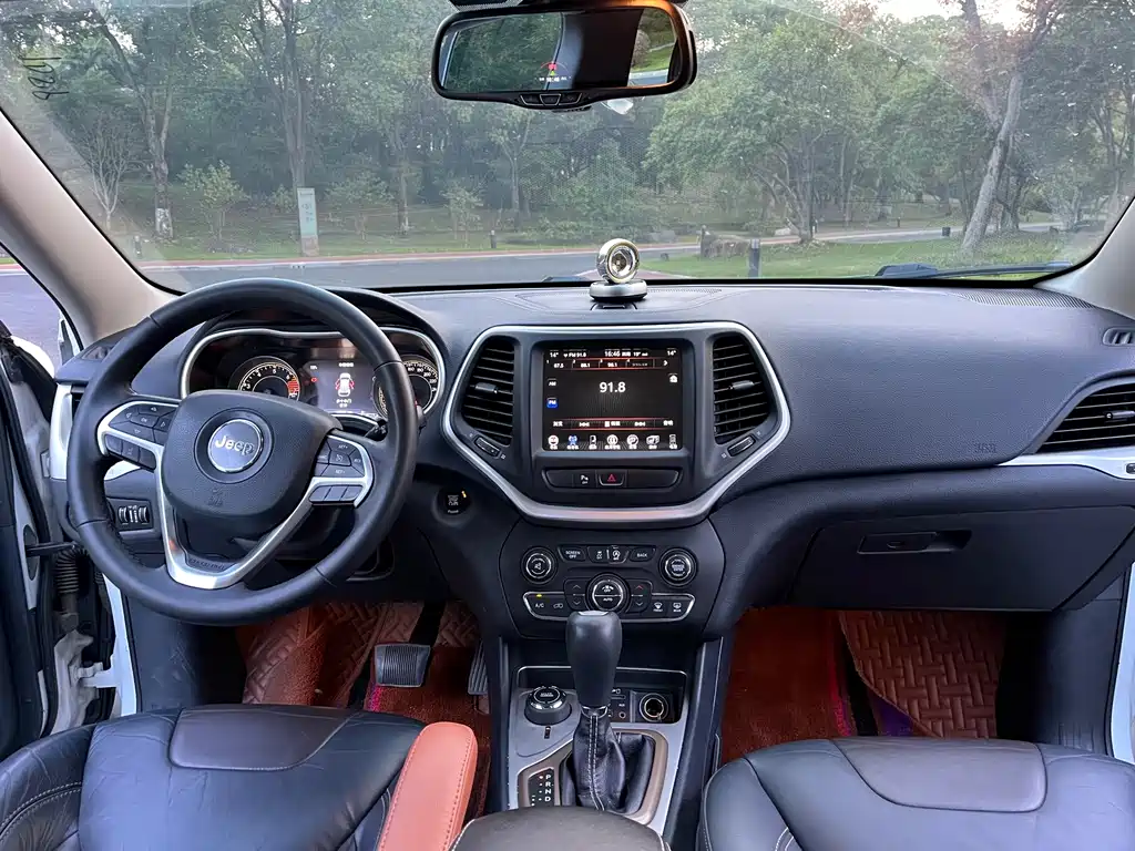 Jeep Cherokee — миниатюра 13