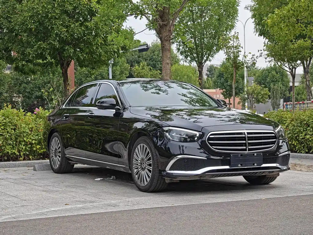 Mercedes-Benz E-Class — миниатюра 3