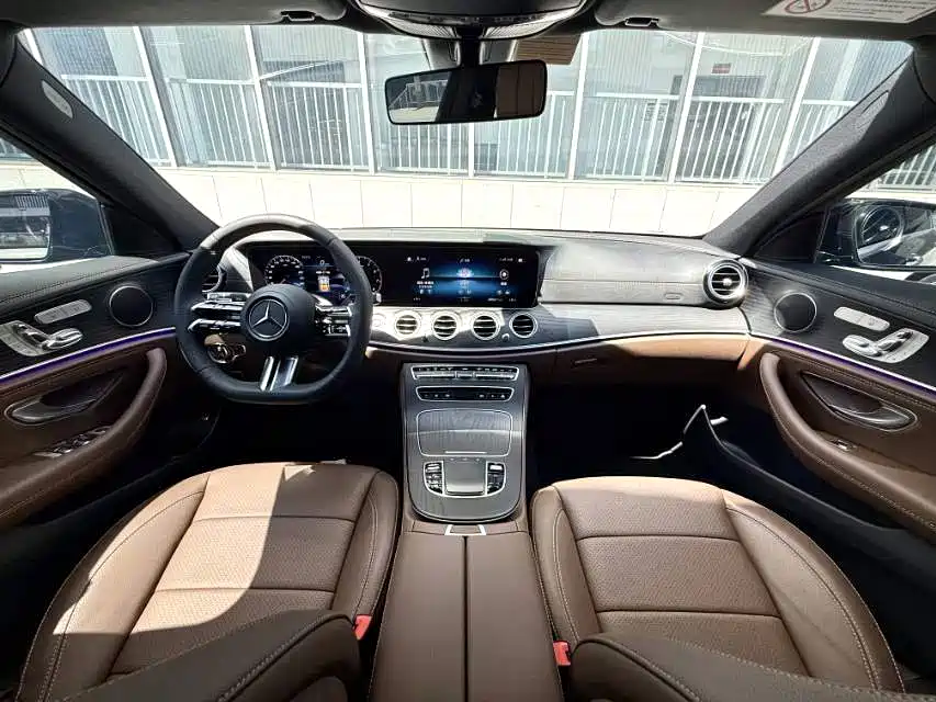 Mercedes-Benz E-Class — миниатюра 6