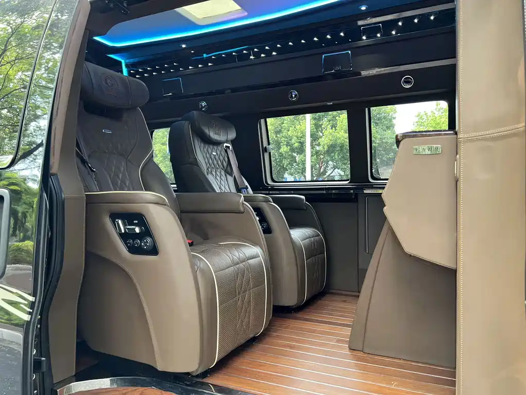 GMC Savana — миниатюра 14