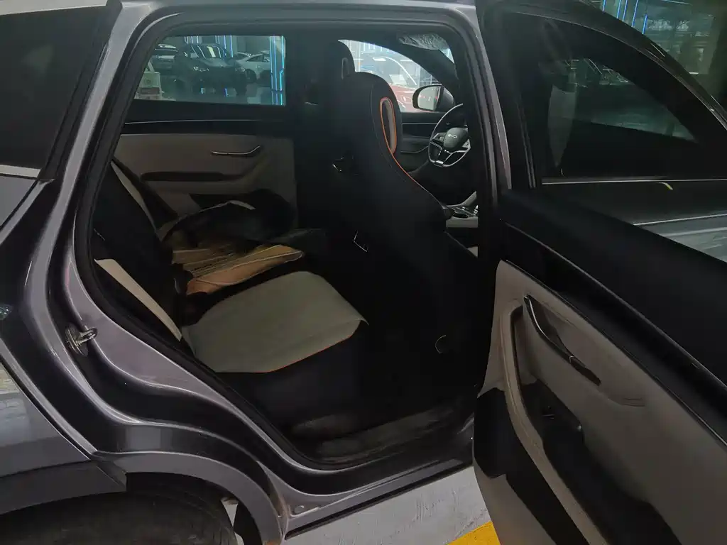 BYD PLUS New Energy — миниатюра 6