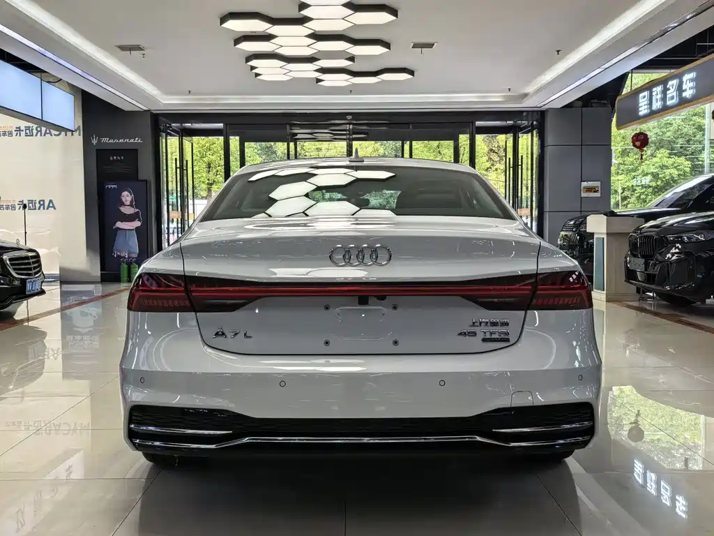 Audi A7L — миниатюра 5