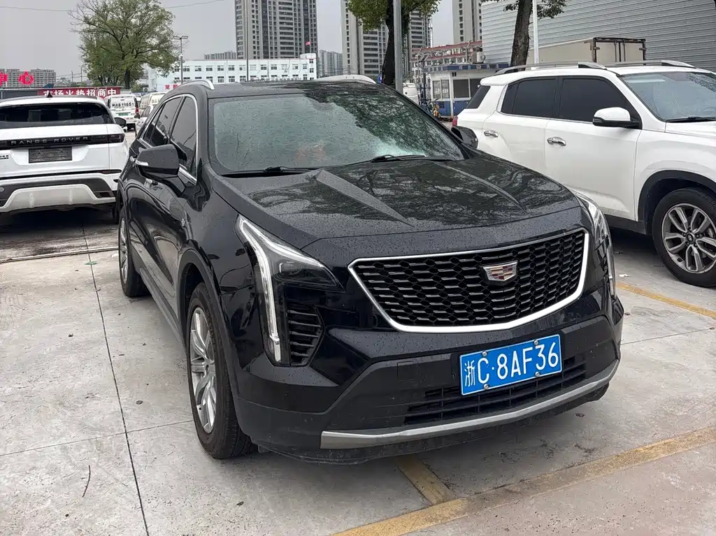 Купить Cadillac XT4