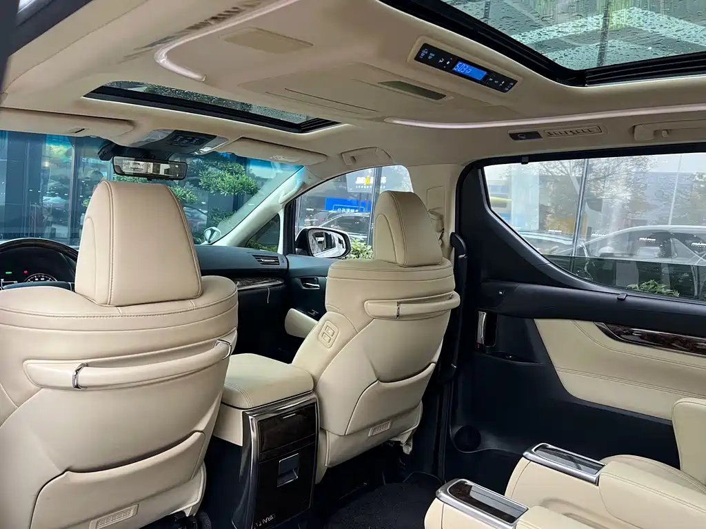 Toyota Alphard 2019 2.5L Luxury