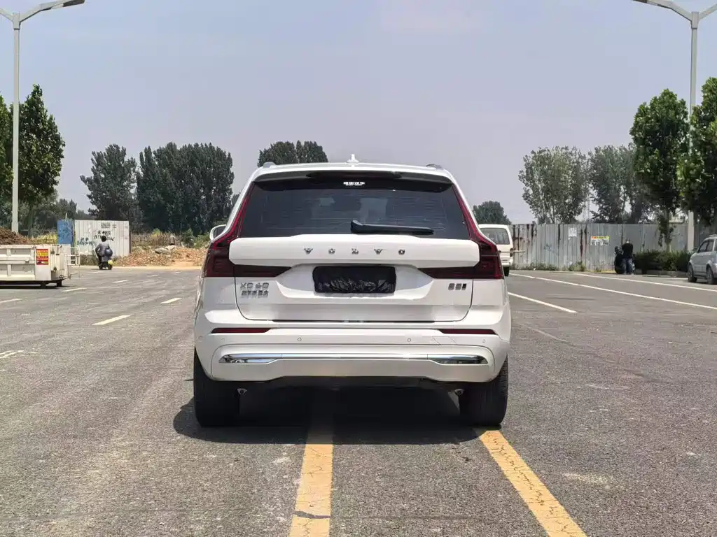 Volvo XC60 2026 B5 Luxury