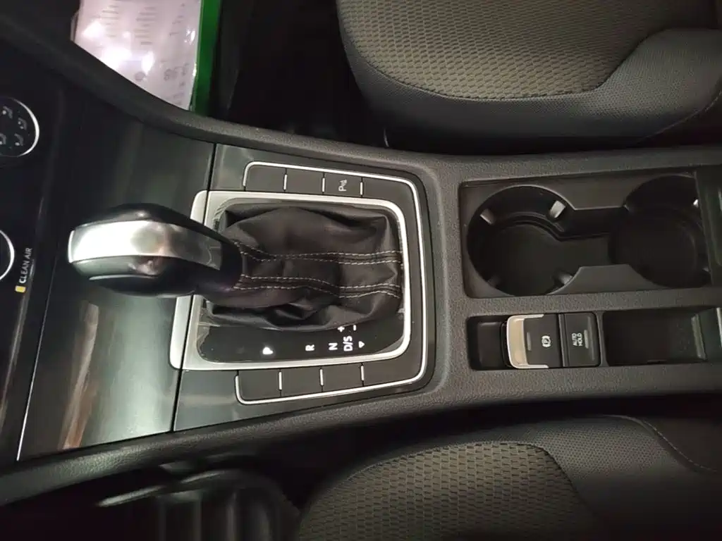 Volkswagen Golf — миниатюра 14