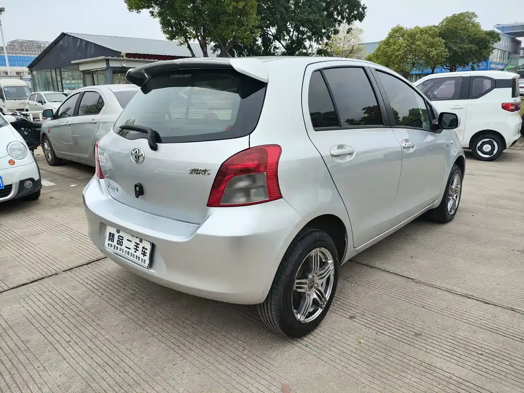 Toyota Yaris — миниатюра 5