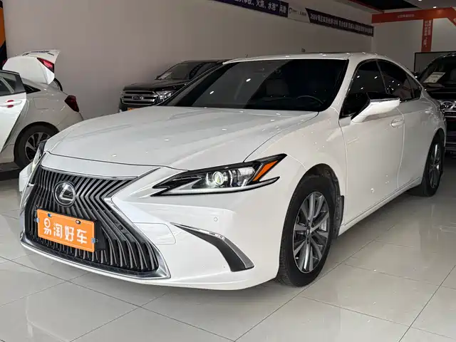 LEXUS  ES 2019