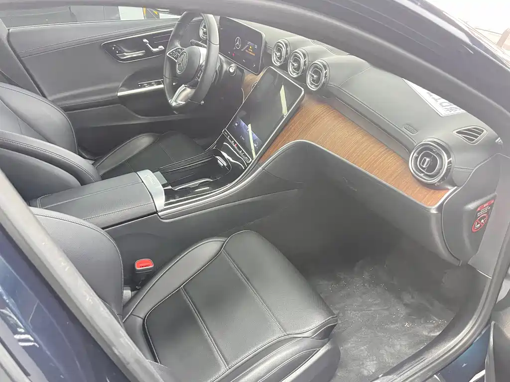 Mercedes-Benz C-Class — миниатюра 12