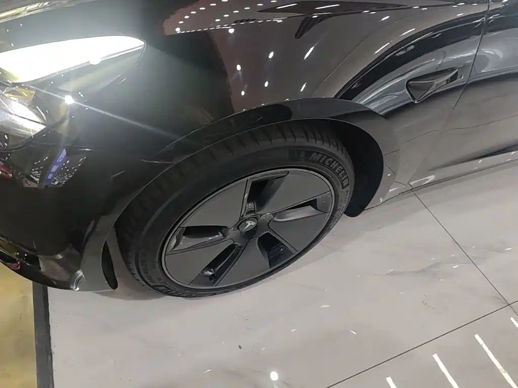 Tesla Model 3 — миниатюра 23