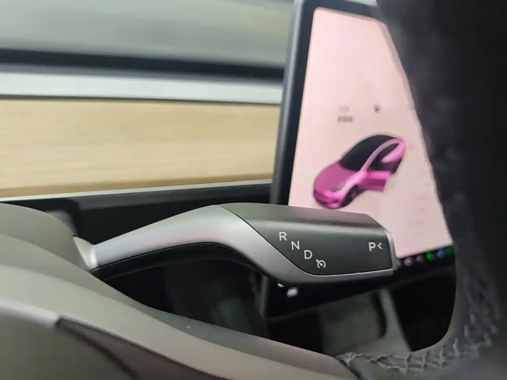 Tesla Model 3 — миниатюра 14
