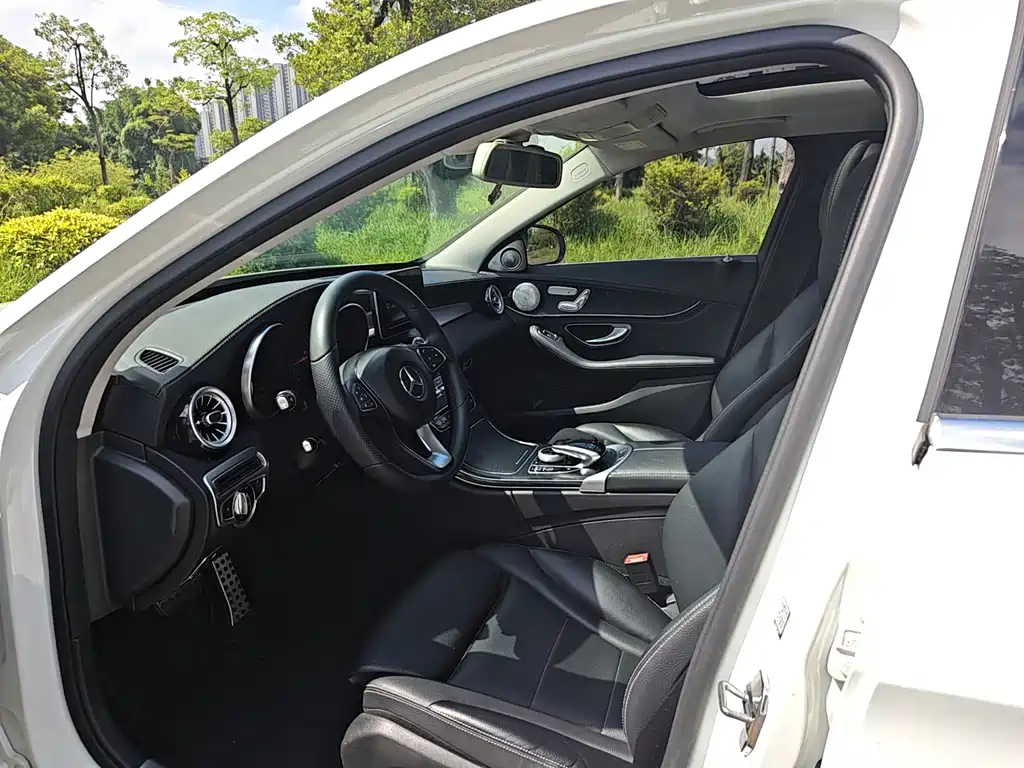 Mercedes-Benz C-Class — миниатюра 7