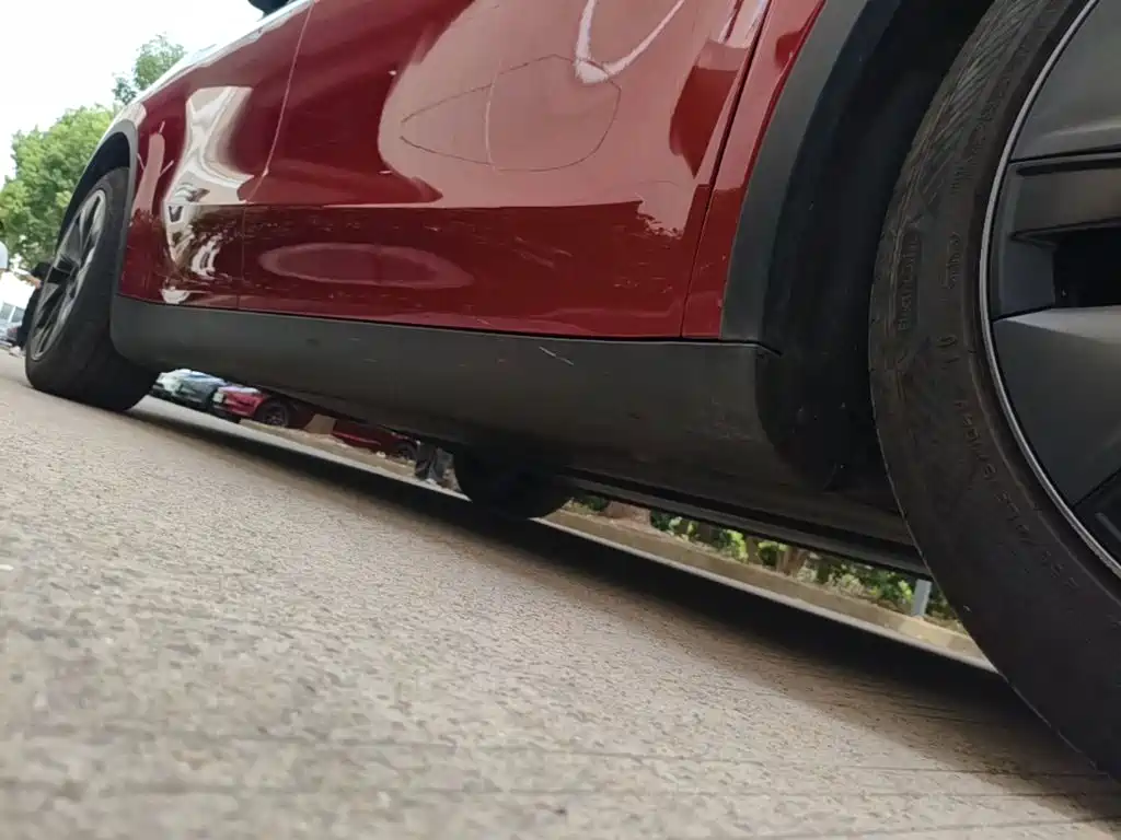 Tesla Model Y — миниатюра 21