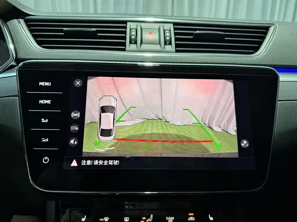 Skoda Superb — миниатюра 16