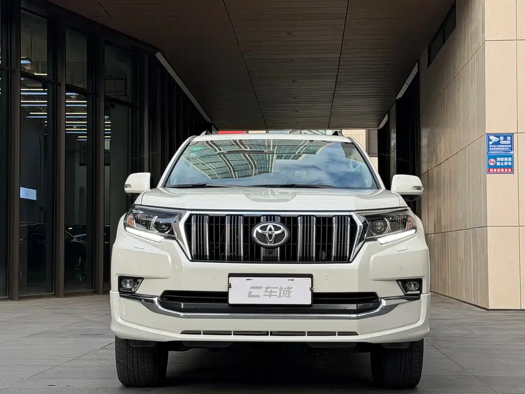 TOYOTA PRADO