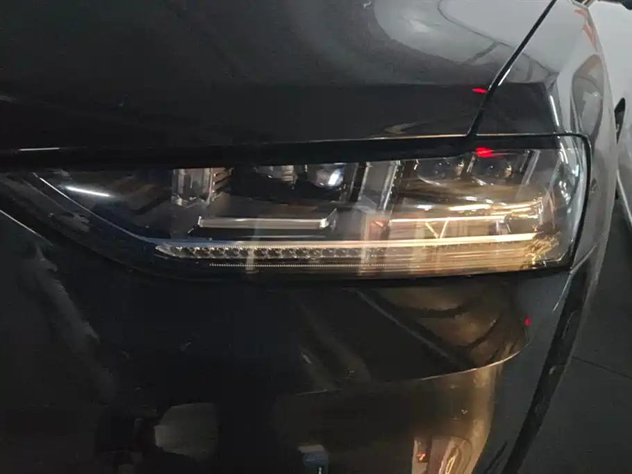 WEI PAI WEI BRAND VV7