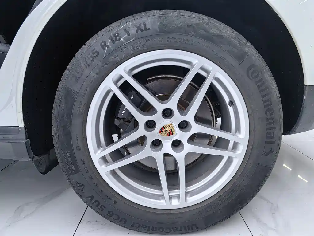 Porsche Macan — миниатюра 6