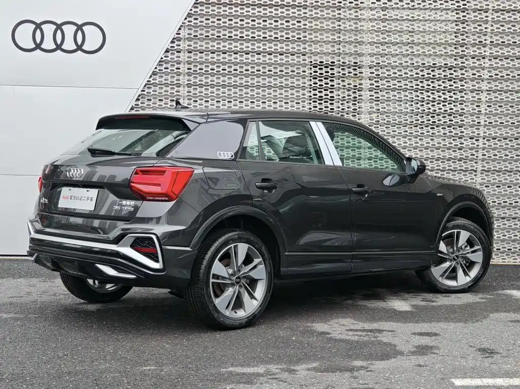Audi Q2L — миниатюра 4