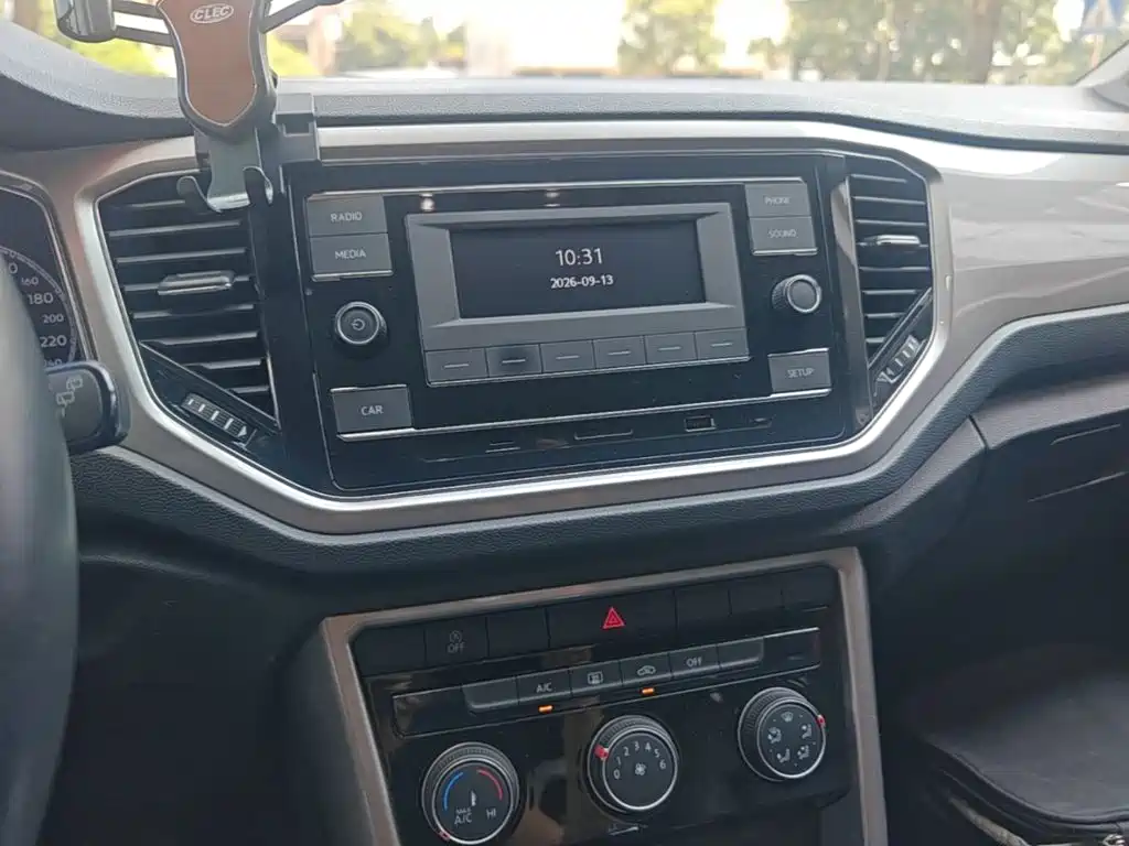 Volkswagen T-Roc — миниатюра 13