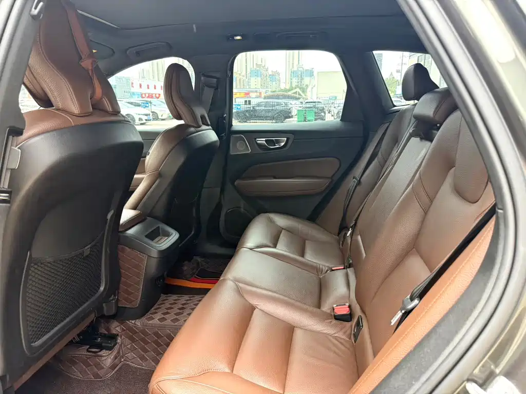 Volvo XC60 — миниатюра 5