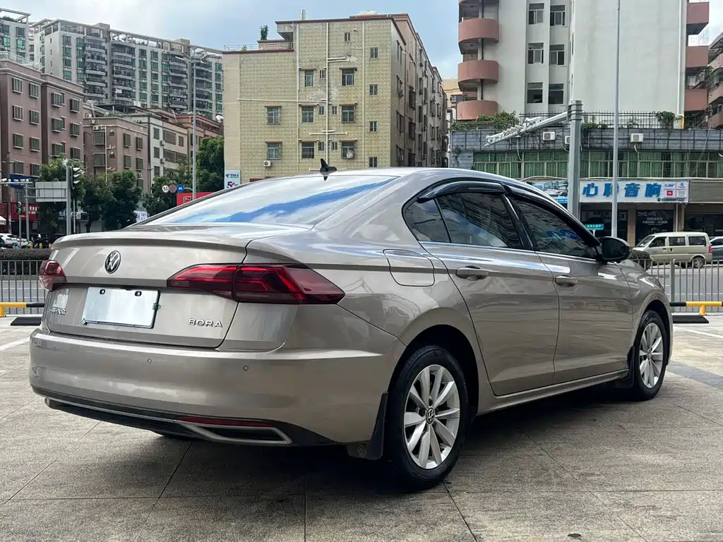 Volkswagen Bora — миниатюра 4