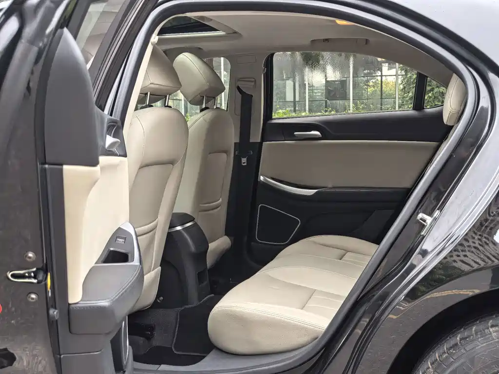 Roewe Wei Wei 550 — миниатюра 9
