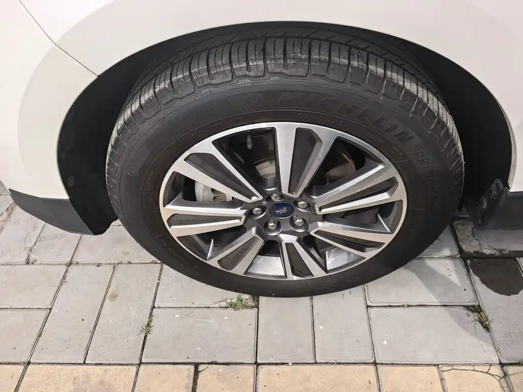 Ford Edge — миниатюра 12