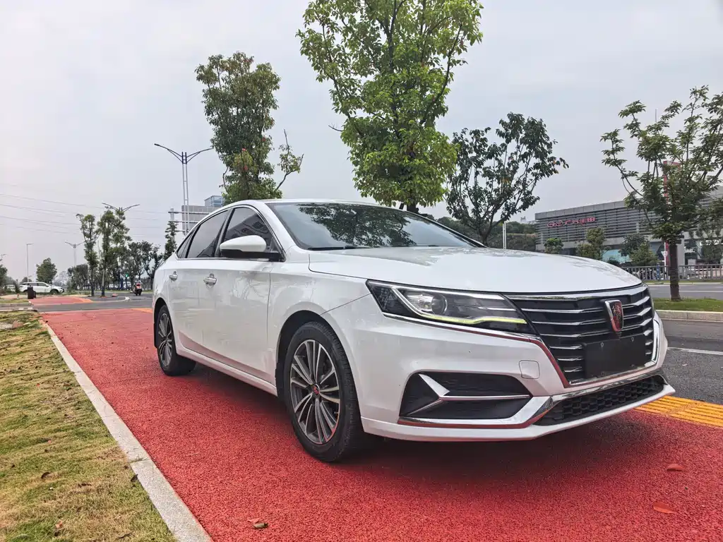 Roewe i6 Classic — миниатюра 3