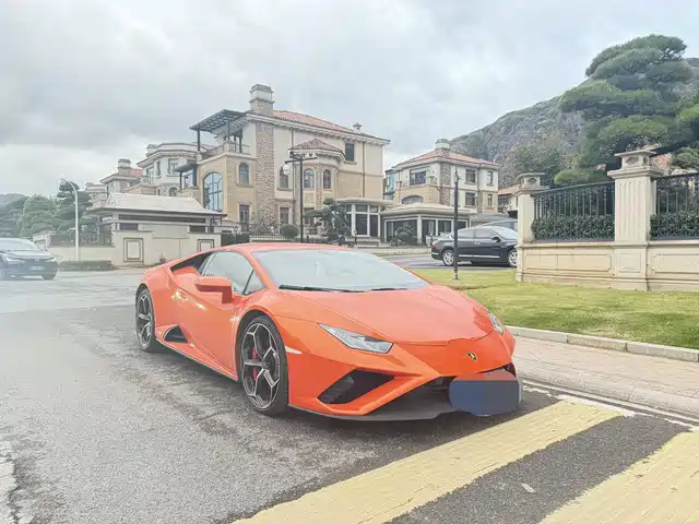LAMBORGHINI HURACÁN