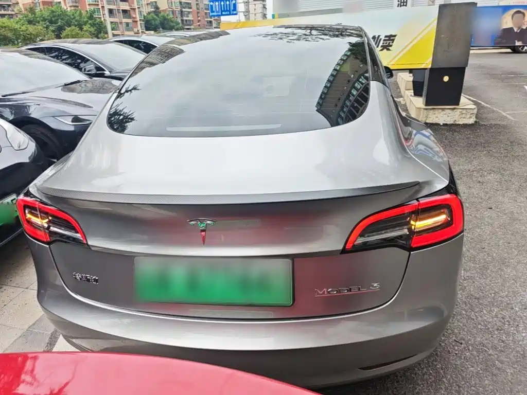 Tesla Model 3 — миниатюра 4