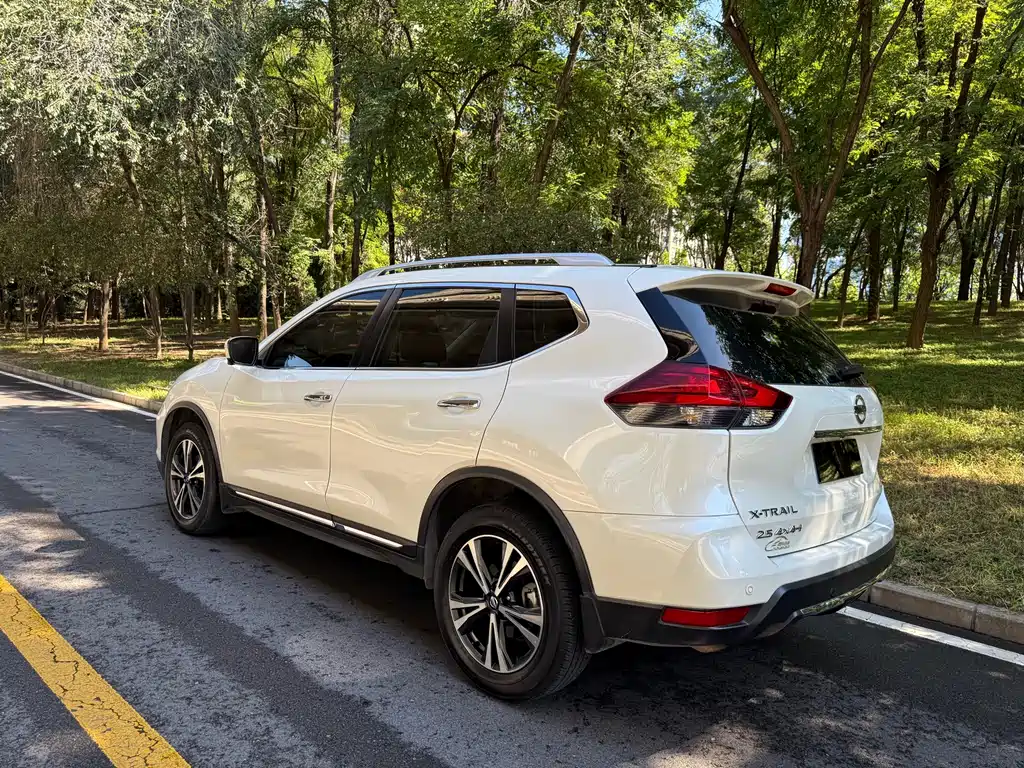 Nissan X-Trail — миниатюра 5