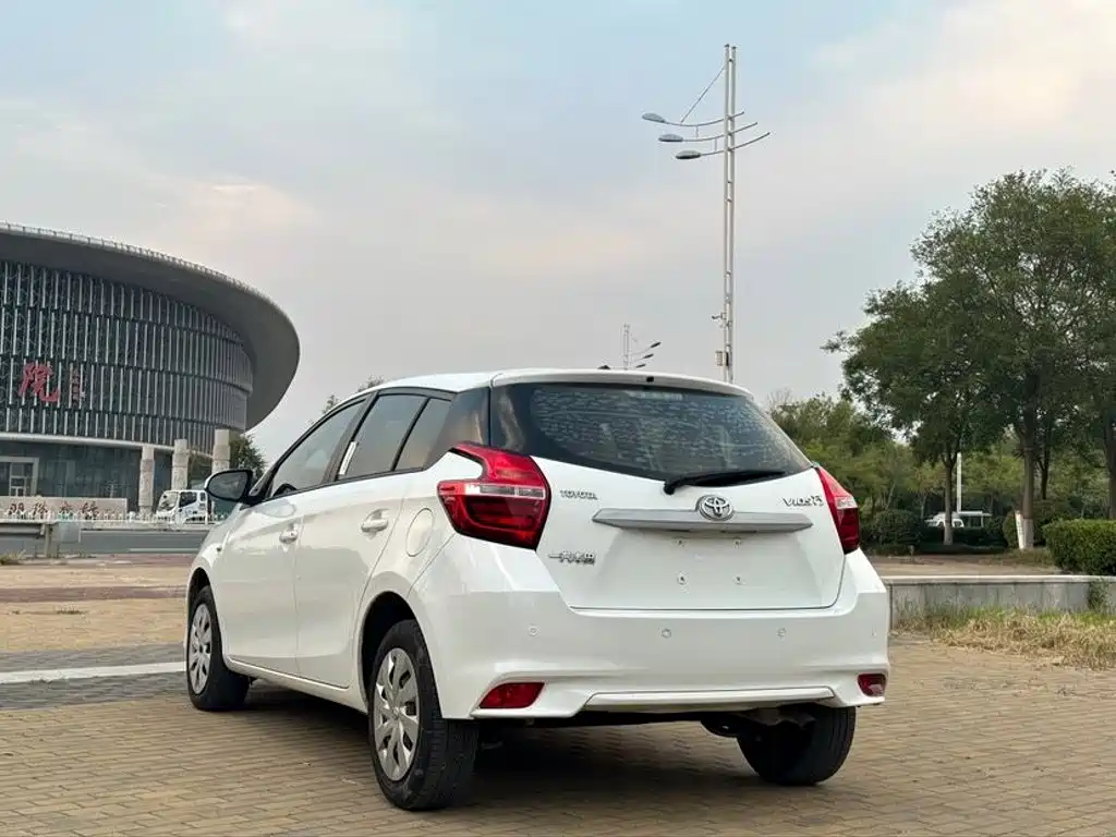Toyota Vios FS — миниатюра 6