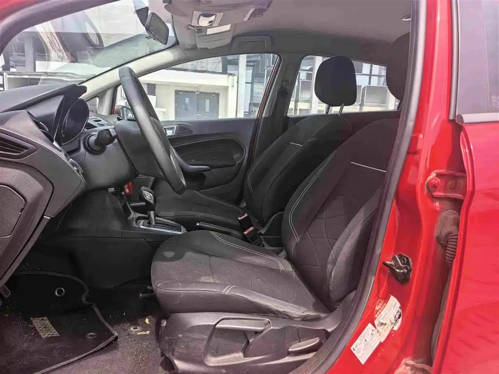 Ford Fiesta — миниатюра 6