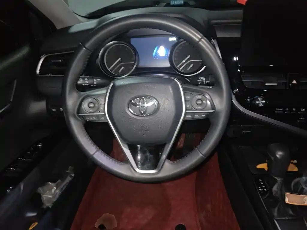 Toyota Camry — миниатюра 3
