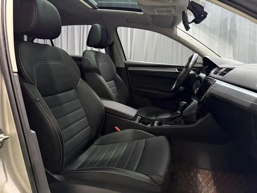 Skoda Superb — миниатюра 16