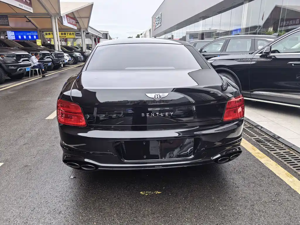 Bentley Flying Spur — миниатюра 7