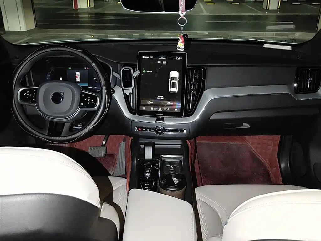 Volvo XC60 2026 B5 Luxury