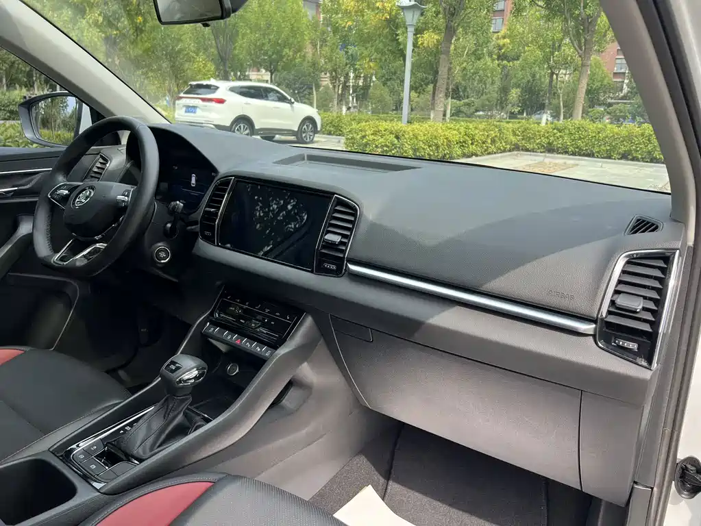 Skoda Karoq — миниатюра 8