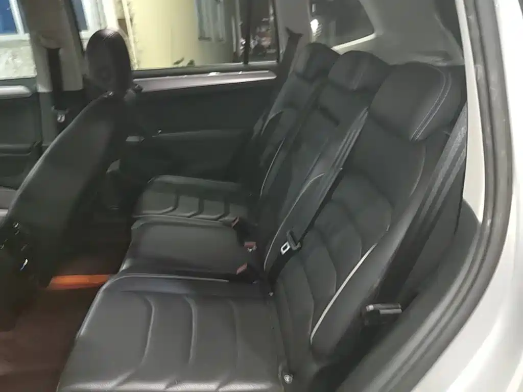 Volkswagen Tiguan L — миниатюра 17