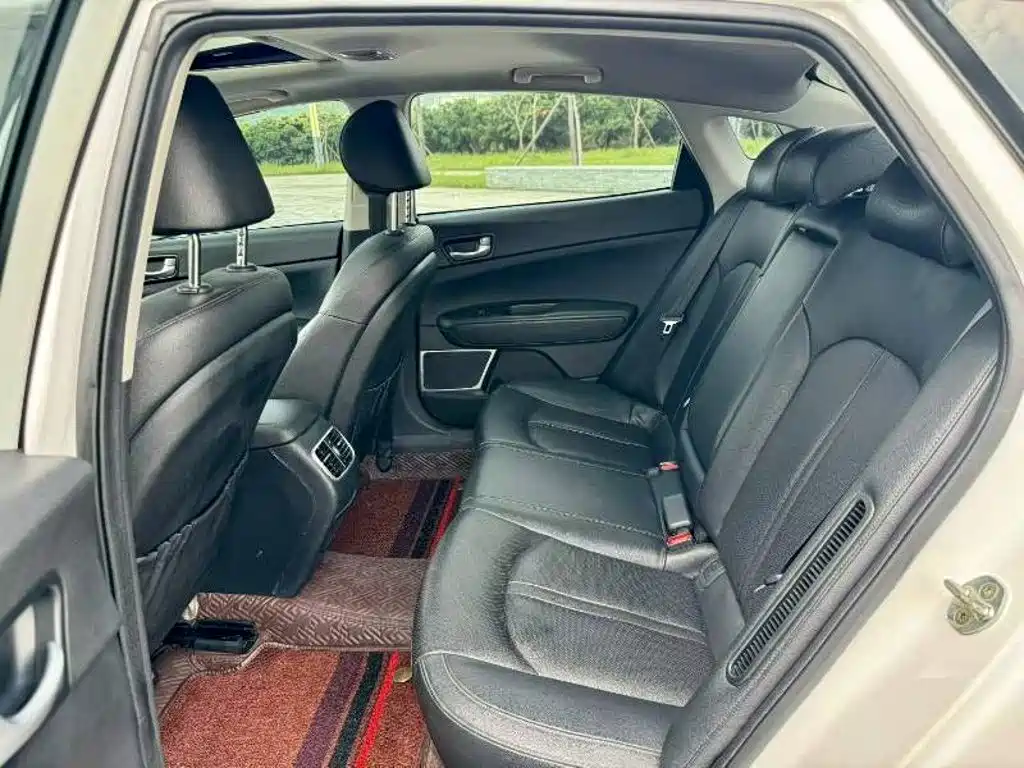 Kia K5 New Energy — миниатюра 7