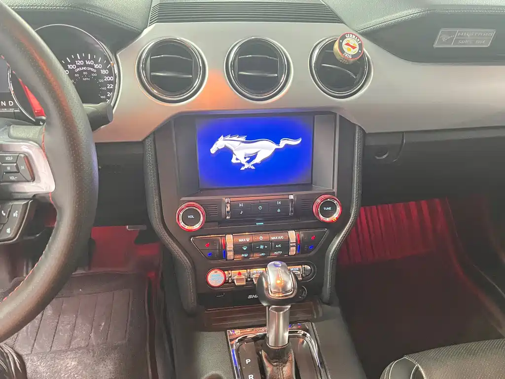 Ford Mustang — миниатюра 8