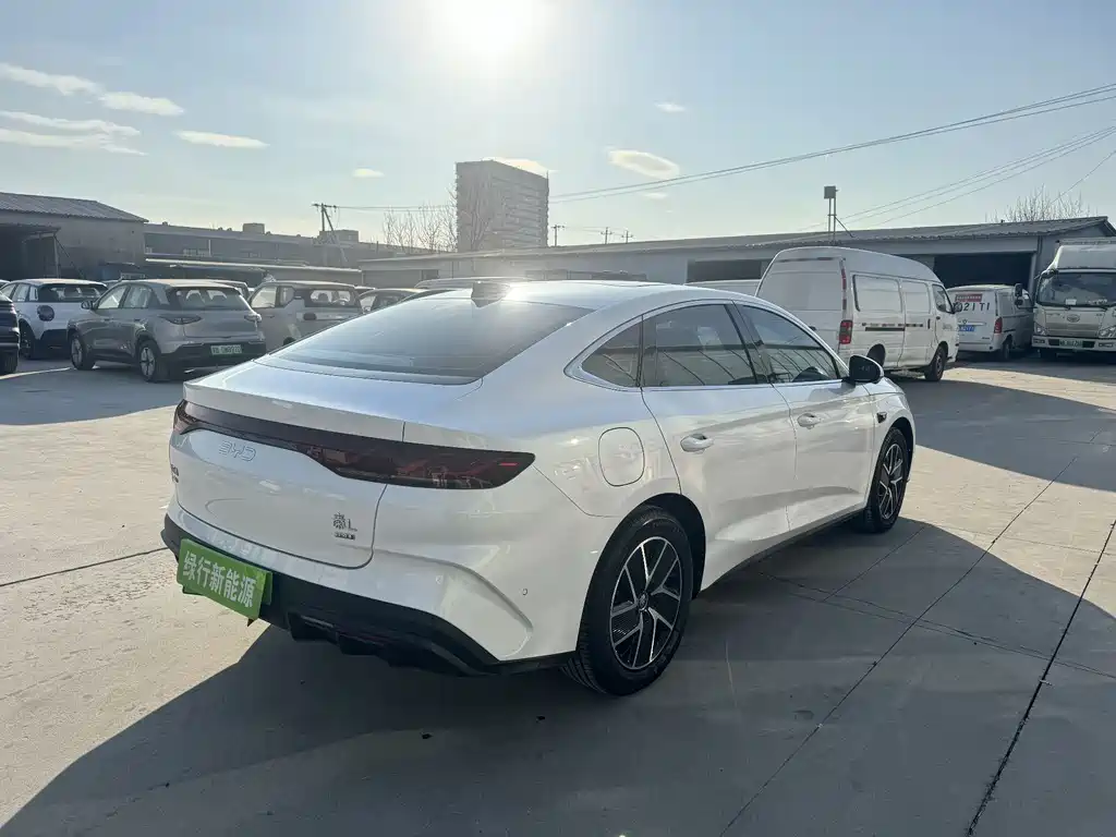 BYD QIN L