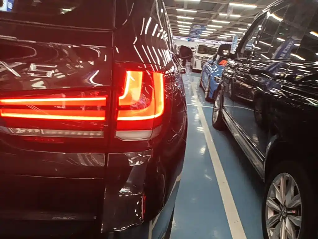 BMW X5 (Import) — миниатюра 8