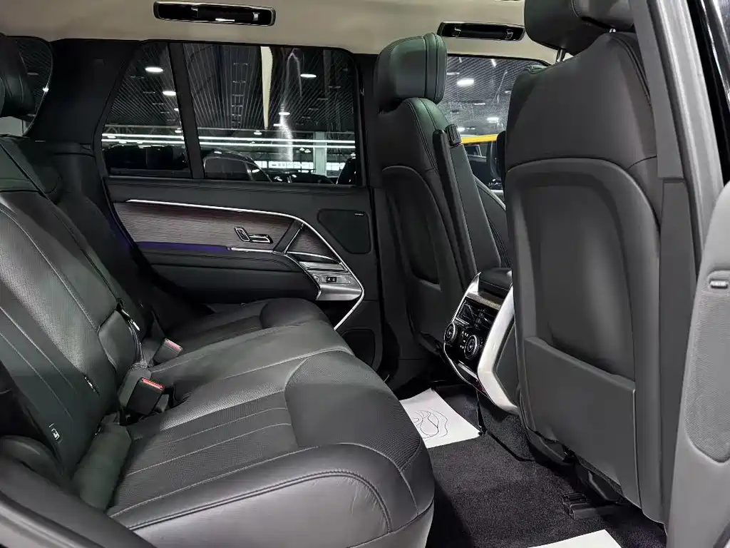 Land Rover Range Rover — миниатюра 8